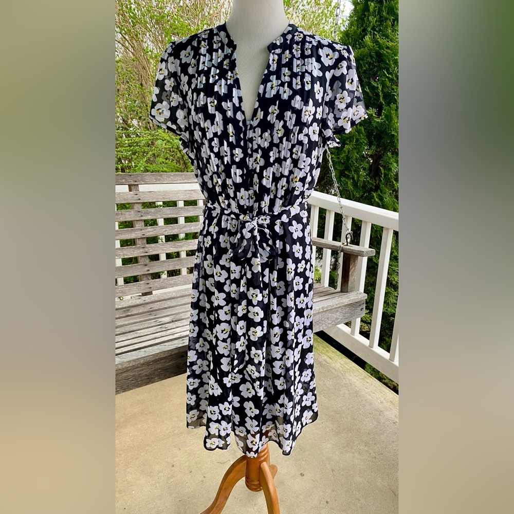 Brand New Floral Black, White, and Yellow Dress | Size 14 Womens